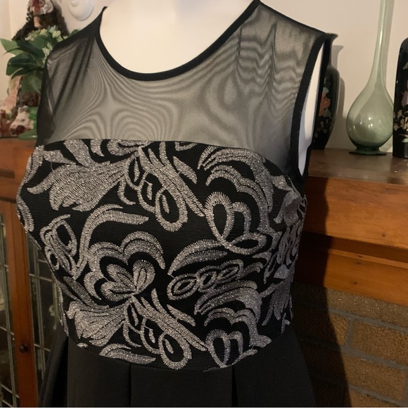 Cocktail dress - Picture 2 of 6